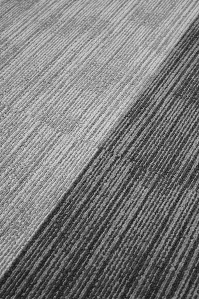 72_dpi_4A8F_CloseUp_carpet_TRUST_920_940_GREY_5