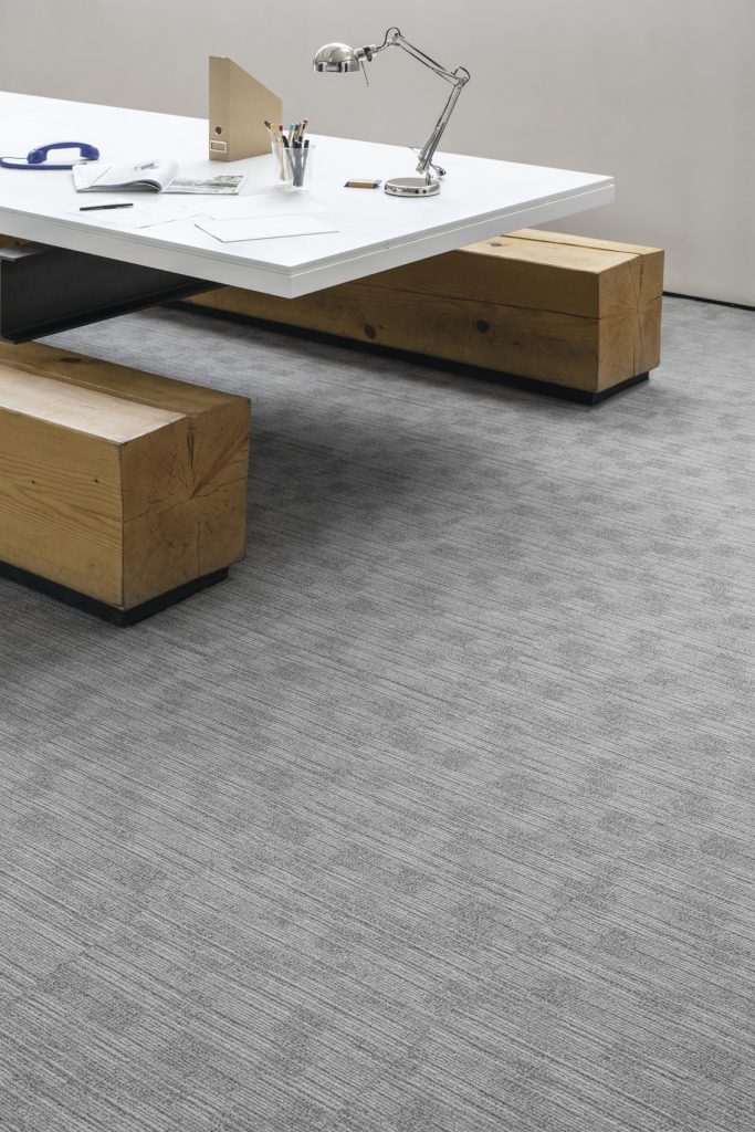 72_dpi_4A8F_CloseUp_carpet_TRUST_920_GREY_1