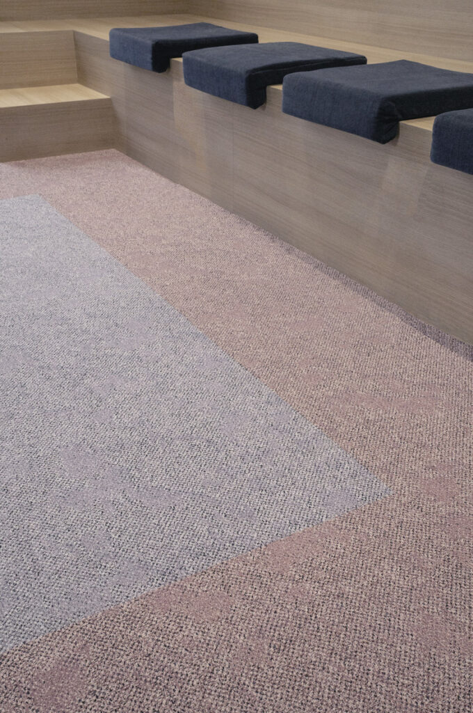 72_dpi_4C5T_CloseUp_carpet_Take A Walk_522-512_RED_1