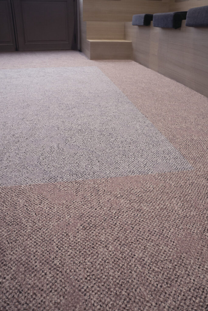 72_dpi_4C5T_CloseUp_carpet_Take A Walk_522-512_RED_4