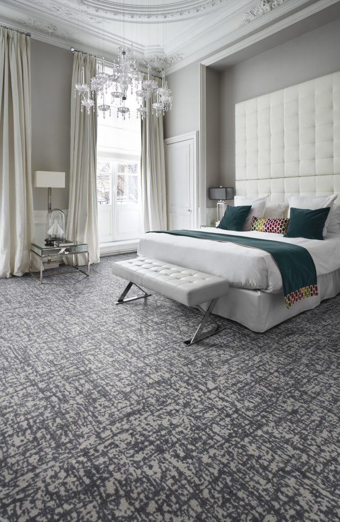 72_dpi_4MJ0_RoomSet_carpet_Tweed_920_GREY_2